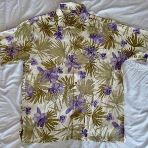 Tommy Bahama 100% Silk NWOT Short-Sleeve Button-Up Shirt Cream, Green & Purple
